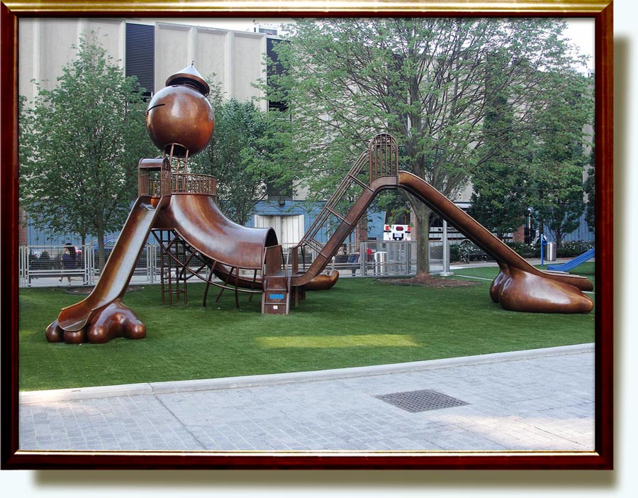 Tom Otterness (b. 1952 in Wichita, Kansas, US). Playground. 2007. Bronze, edition of 6. 914.4×927.1×746.8 cm. Located on 42nd Street in the public park next to the Silver Towers, between Tenth and Eleventh Avenue. It’s just before the West Side Highway on the way to the Circle Line Pier, New York City, US.