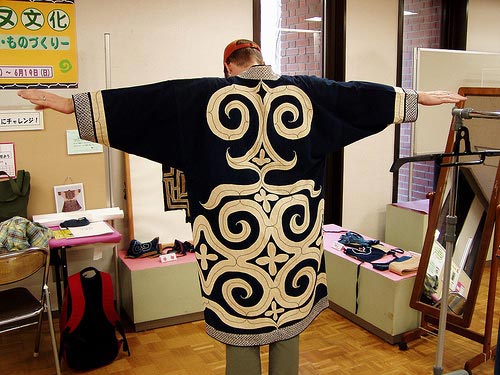 Ainu upper cloth. Borrowed: ————— http://www.flickr.com/photos/kuckibaboo/97700456/