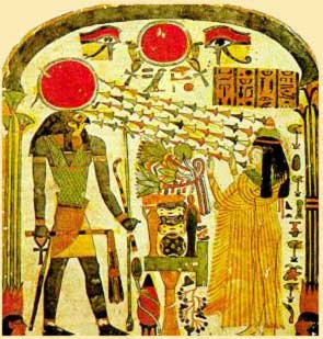 Бог Ра-Гарахути (слева), соединивший атрибуты двух божеств: голову сокола бога Гора и корону с солнечным диском бога Ра (раскрашенная деревянная табличка, сер. II тыс. до н.э.) 