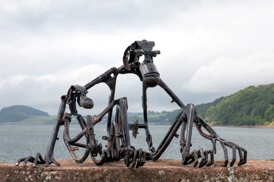 Helen Denerley (b. 1956 in Roslin, Midlothian, Scotland. Now living in Strathdon, Aberdeenshire, Scotland). Mother and Baby Orangutan. 2023. Old British motorbike frames, brake shoes, scaffolding parts, bolts, bells. 66cm (h) × 114cm × 74cm